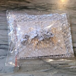 Elegant Silver Floral Hair Comb